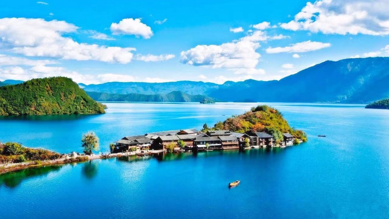 瀘沽湖景區(qū) 瀘沽湖景區(qū).jpg