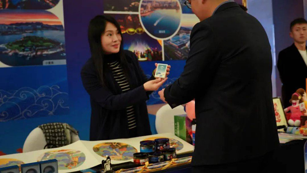 青島市文化旅游專題推介會(huì)西寧專場(chǎng)展品.jpg
