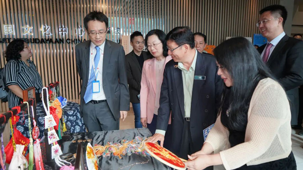2023武漢文化旅游周現(xiàn)場(chǎng)非遺展覽.jpg