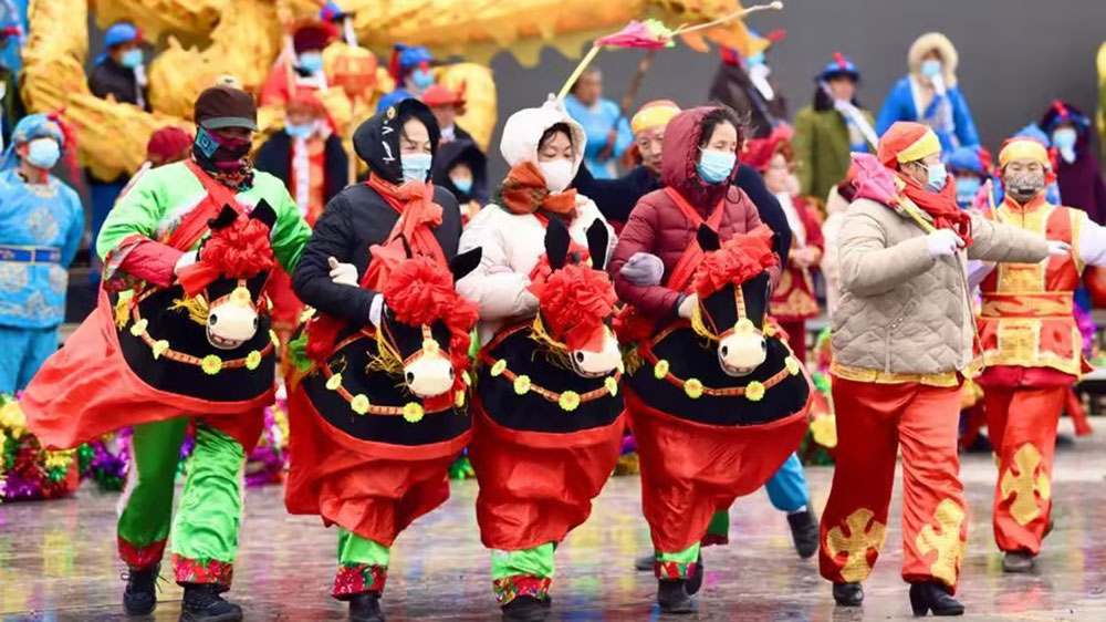 山東省元宵節(jié)民間藝術(shù)集中展演活動(dòng).jpg