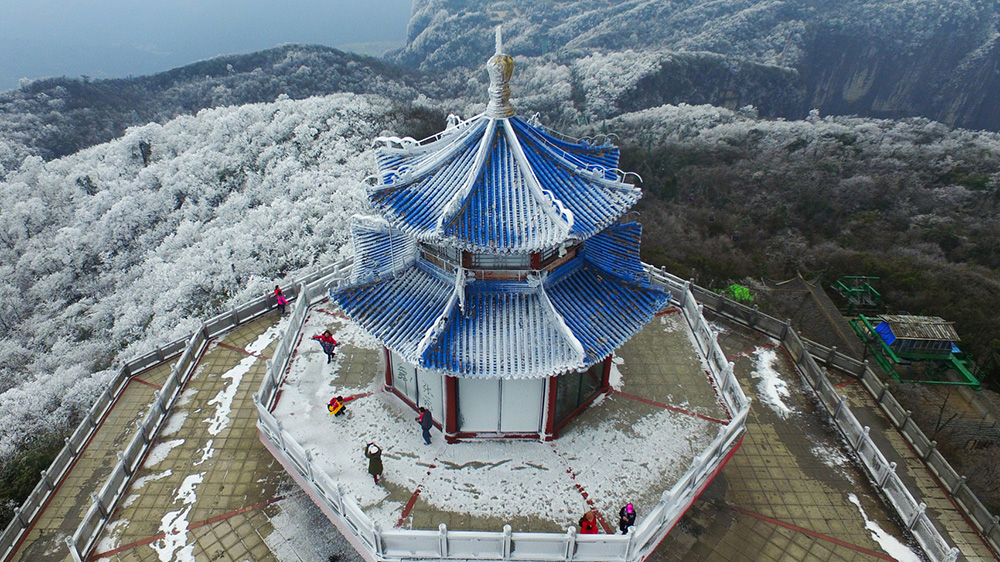 天門山國(guó)家森林公園.jpg