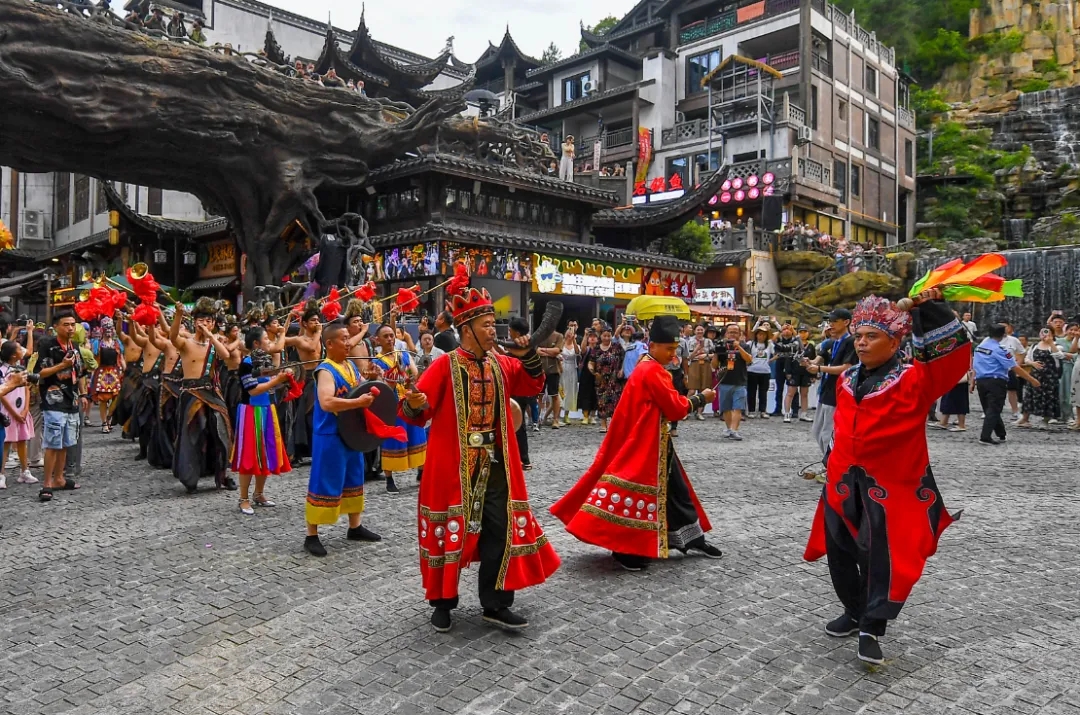 張家界“土家六月六”民俗文化旅游活動(dòng)周現(xiàn)場(chǎng).jpg