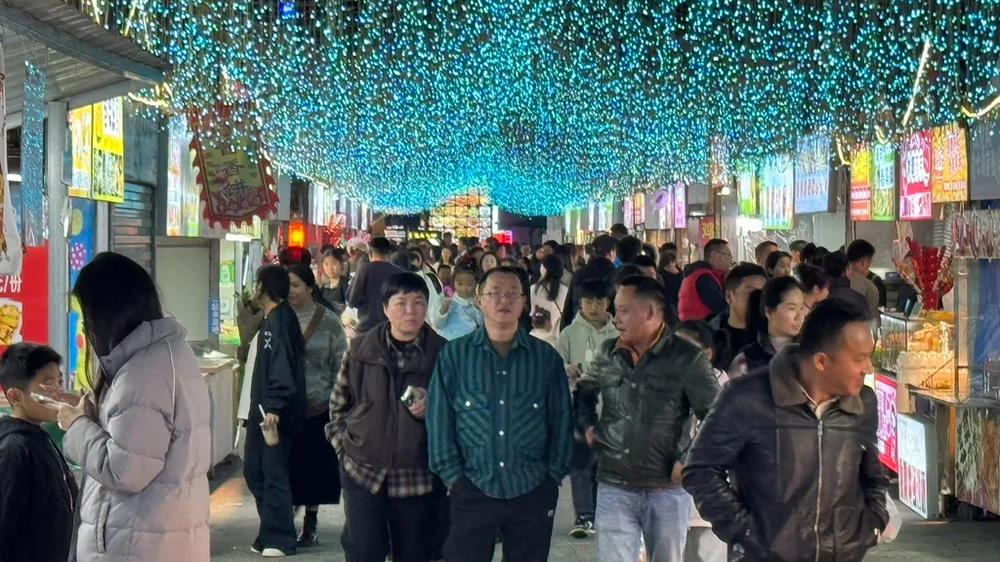 云南芒市新玩廠夜市現(xiàn)場.jpg