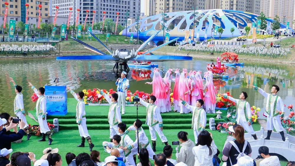 2024年全省文化旅游消費促進(jìn)活動文藝表演.jpg